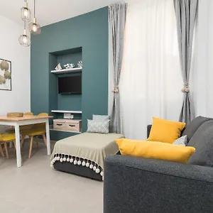  Apartment Homes Alice Valentin